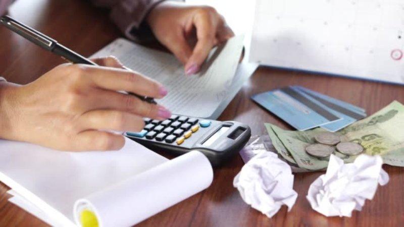 2 Cara Terbaik untuk Melunasi Hutang Kartu Kredit Anda