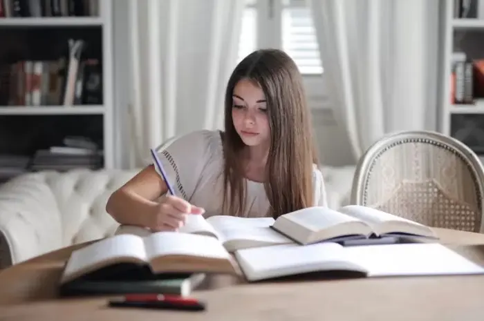 Belajar Mandiri dan Tanpa Stres, Tips Efektif untuk Pelajar!