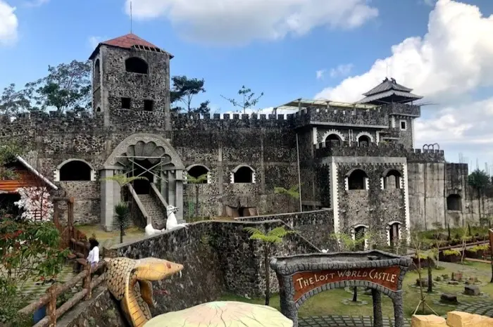 The Lost World Castle